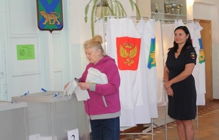 По предварительным данным явка на избирательные участки в Артеме составила более 41%.