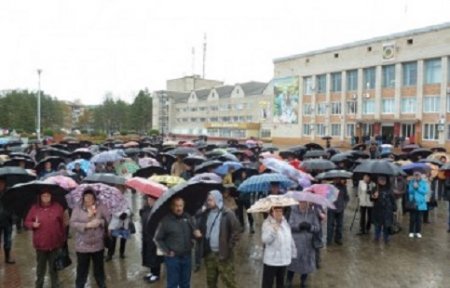 Работники угольного разреза в Лучегорске объявили голодовку в ответ на снижение зарплат.