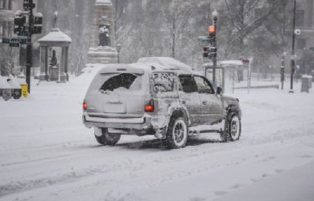 В Приморье от навалившегося снега освободили все автодороги.