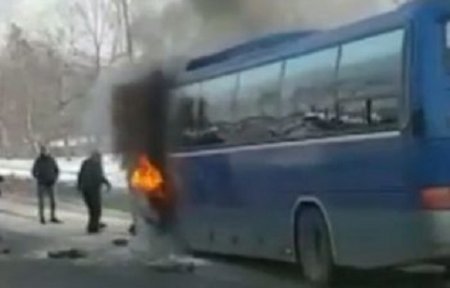В Артёме загорелся пассажирский автобус.