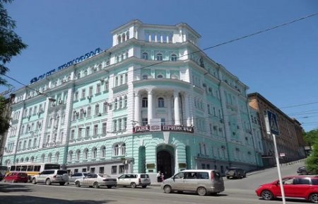 Силовики изъяли документы в головном офисе банка «Приморье» во Владивостоке.