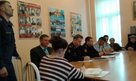 Участковые уполномоченные полиции Артема провели отчетную встречу с жителями ТУ «Артемовский».