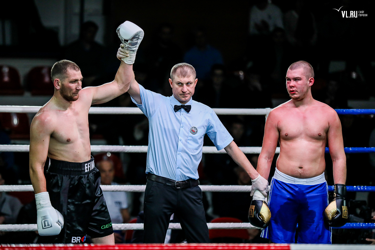Спортсмен из Артема, Александр Ефимов дебютировал на профи-ринге во Владивостоке.