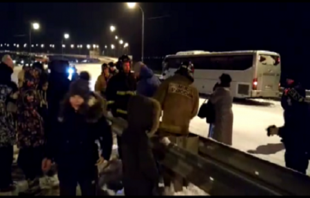 Ночью на трассе Седанка – Патрокл застрял автобус с детьми из Находки.