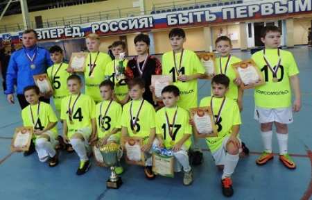 В Артеме состоялся представительный турнир по футболу среди мальчиков 2007 года рождения.