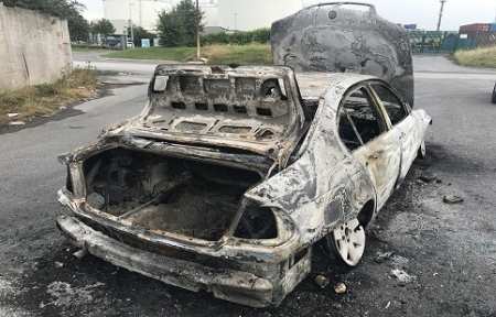 В Артеме неизвестные подожгли автомобиль.