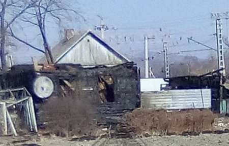 Семейная пара погибла при пожаре в поселке Шкотово.