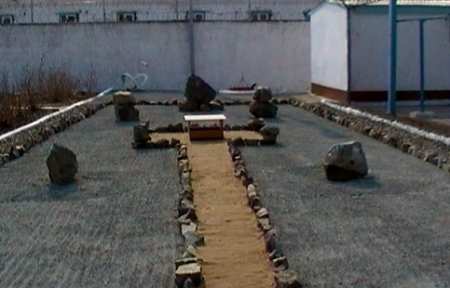 В исправительной колонии города Артема построили сад камней для медитации.