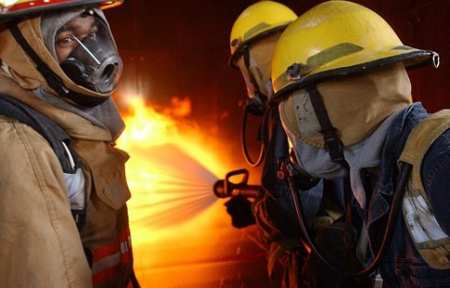 Огнеборцы Артема потушили пожар в доме на улице Баневура.