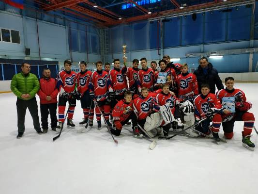 Артемовские хоккеисты взяли серебро в «Золотой шайбе»