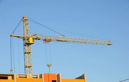 Строительство долгостроев в Артеме возобновят в июне.