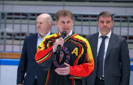 Олег Кожемяко открыл турнир «Кубок Губернатора» по хоккею.