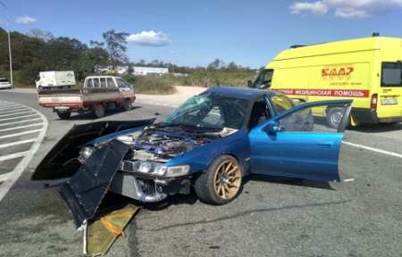 На повороте к «Примрингу» разбилась Toyota Cresta — водитель погиб.