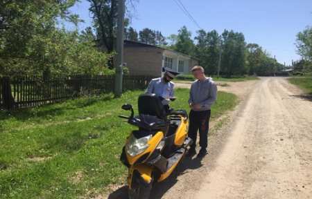 В Приморье в выходные дни сотрудники ГИБДД привлекли к ответственности порядка 200 водителей мотоциклов и мопедов.