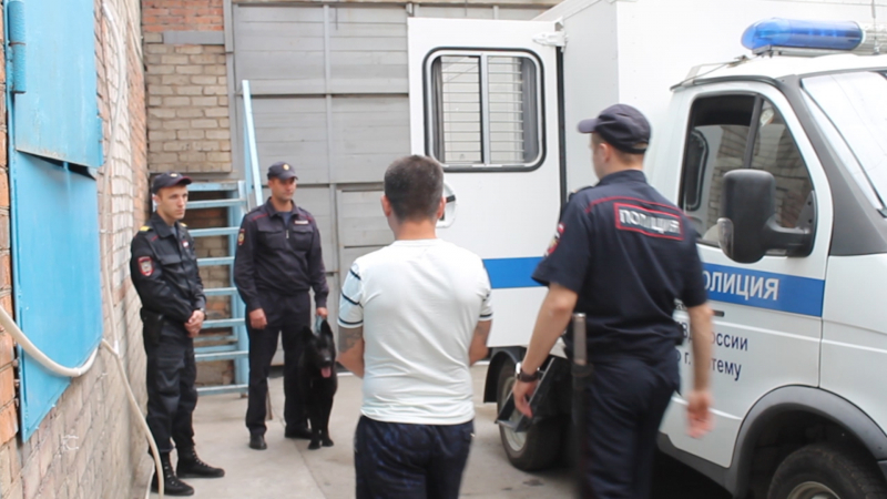 В Артеме заключены под стражу подозреваемые в совершении серии имущественных преступлений на миллион рублей