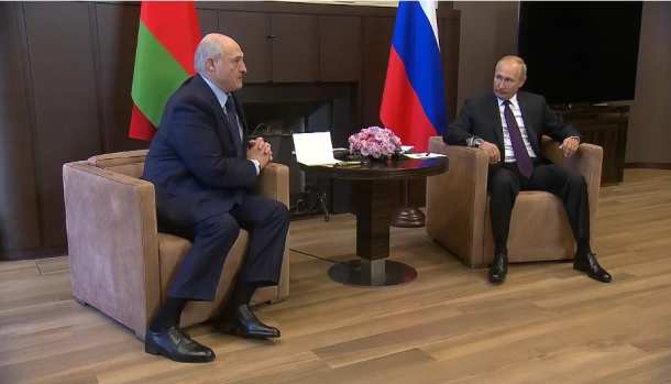 Путин помогает Лукашенко, потому что боится прецедента, который может быть опасным для России