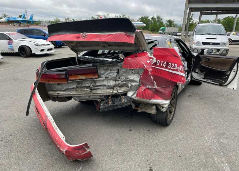Автомобиль гонщика Александра Дышливенко разбился о стену во время тренировки