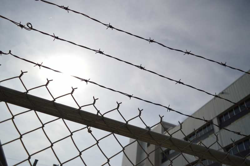 В Артеме за оскорбление сотрудника полиции местный житель приговорен к реальному сроку заключения