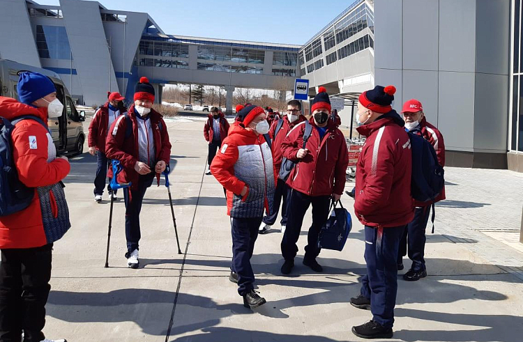 Российские паралимпийцы отправились из Владивостока на игры в Пекине.