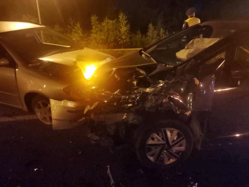 Ночью на аэропортовской трассе в Артеме произошло ДТП с пятью автомобилями.