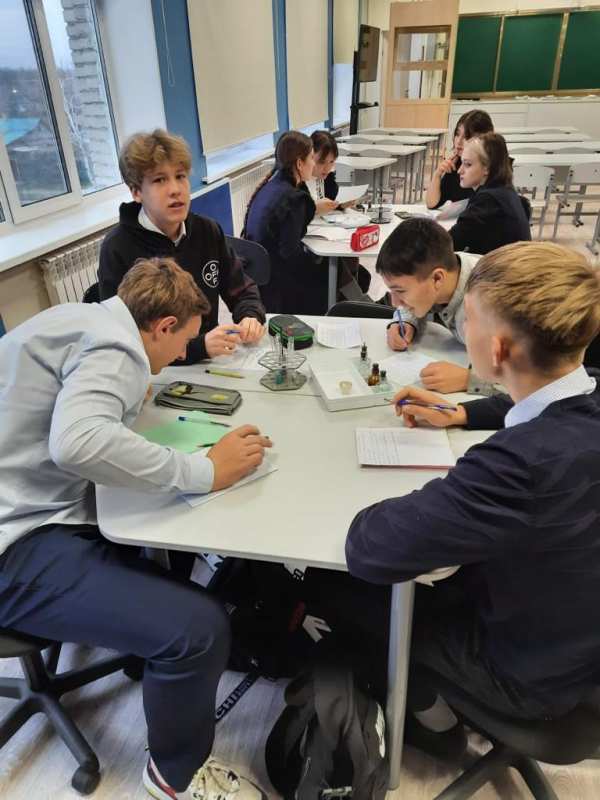 «Атлас здоровья» изучают школьники в «Точке роста» в Кневичах.