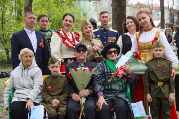 Артёмовские ветераны принимали поздравления ко Дню Победы