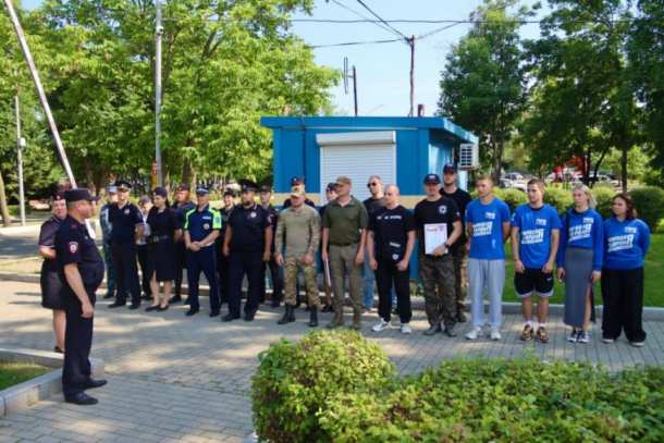 В Артёме полицейские поблагодарили представителей добровольных народных дружин за содействие в охране общественного порядка