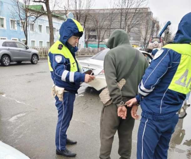 В Артёме привлечён к ответственности водитель за попытку дачи взятки сотруднику Госавтоинспекции