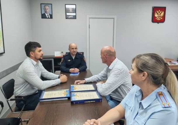 Полицейские поблагодарили жителей Артёма за помощь в задержании правонарушительницы